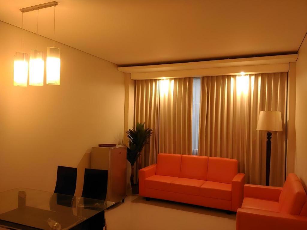 Kharisma Hotel Мадіун Екстер'єр фото